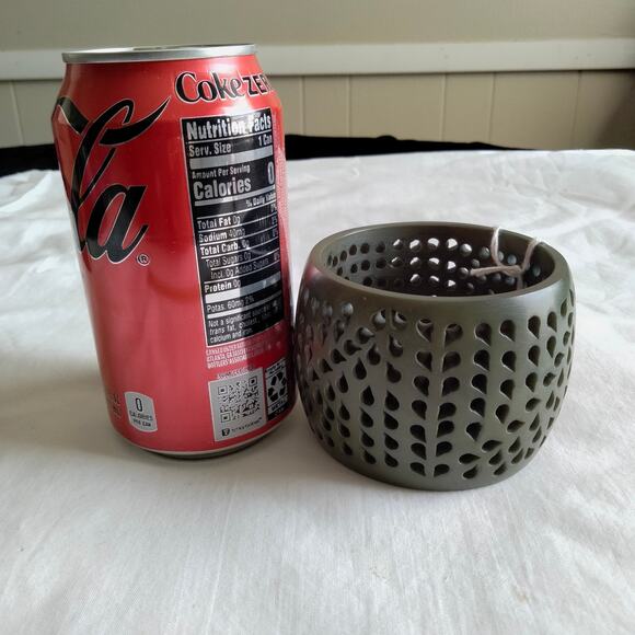 Iris Apfel & Bajalia Olive Green Bone Cutout Chunky Statement Bracelet - Picture 8 of 9